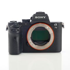 値下げ中】SONY a7sii本体 + バッテリー5個 - メルカリ