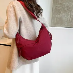 ショルダーバッグ 斜めがけ ナイロンバッグ 三日月型 レディース メンズ 軽量 大容量 無地 おしゃれ 普段使い 通勤 通学