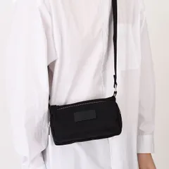 MM6 MAISON MARGIELA エムエムシックス メゾン マルジェラ バッグ ショルダーバッグ ニューメリック クロスボディバッグ SB5WG0025 P6416 メンズ ユニセックス ブラック ナイロン ロゴ ボディバッグ
