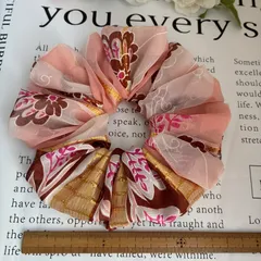 ハンドメイドシュシュ☆マカロンピンク、オフホワイト花柄