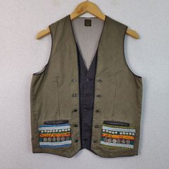 【90s VINTAGE】総柄ベスト☆メタルフック☆ネイティブ柄☆ブラウン L 90s VINTAGE】総柄ベスト☆メタルフック☆ネイティブ柄☆ブラウン L