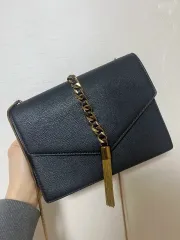 チャールズアンドキース ブラック チェーン ショルダーバッグ