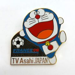 希少】クレヨンしんちゃん サッカー ピンバッジ テレビ朝日 2002年 激