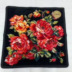 267　美品　FEILER　フェイラー　ハンカチ　 ハンドタオル　バラ　ローズ　花柄　 ブラック×レッド系　黒　赤　 シュニール織り　シール付き　レディース