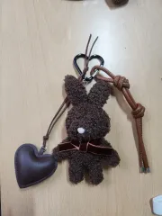 ブラウン うさぎ ぬいぐるみ キーホルダー + ハート 装飾 (完成品)