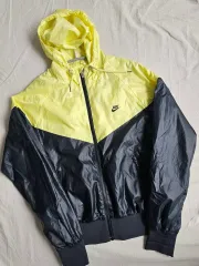 ナイキ ウィンドランナー ウィンドブレーカー