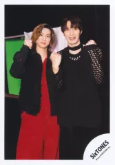 【中古】生写真(STARTO) SixTONES/ジェシー・京本大我/膝上/アルバム「GOLD」MV＆ジャケ写オフショット/公式生写真