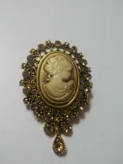 ヴィンテージ カメオ ブローチ GOLD装飾