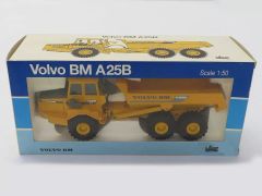 Volvoミニカー ボルボアーティキュレートダンプ1991年 NZG1:50絶版