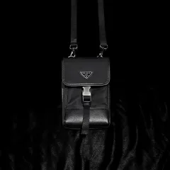 プラダ サフィアーノ リナイロン ストラップ 携帯ケースバッグ ブラック