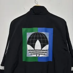 アディダス アディダス 黒白 ビックロゴ ウィンドブレーカー