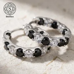 【白と黒の美学。横顔を贅沢に彩る2.6ct】モアサナイト・ピアス /フープピアス/合計2.6ct /両耳/S925刻印/VVS1/Dカラー/金属アレルギー対応 / レディース/キャッチレス/一生モノ/希少ブラックモアサナイト/ハーフエタニティ