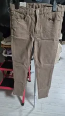 新品・ベージュ色 ズボン