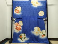 絵羽小紋振袖 金駒 金彩 大輪 紋意匠 身丈173cm MO3813 - メルカリ