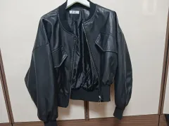 ブラック クロップド ジャケット