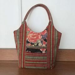 大島紬 着物リメイク トートバッグ ハンドメイド 正絹 秋名バラ - メルカリ