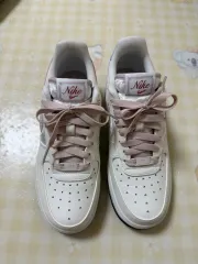 ナイキ エアフォース バレンタインエディション 限定モデル