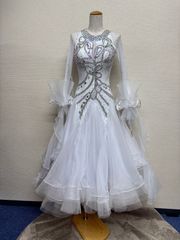 社交ダンス スタンダード ホワイト&シルバーモチーフドレス - メルカリ