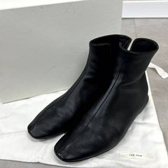 THE ROW ブラックレザー スリッポン - メルカリ
