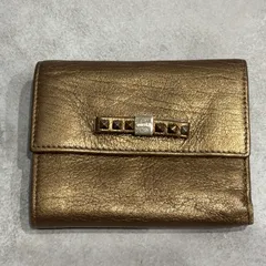 FURLA フルラ 三つ折り財布 レザー コンパクトウォレット ゴールド メタリック レディース 財布 ミニ財布 三つ折りウォレット コンパクト財布 小銭入れ付き カードケース 小型財布 ブランド財布 レディースウォレット ウォレット ロゴ刻印 人気モデル