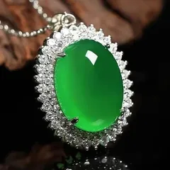 ネックレス　純粋な緑色　大粒翡翠　特大　ひすい　人工合成　CZダイヤモンド　ペンダント　オーバル型