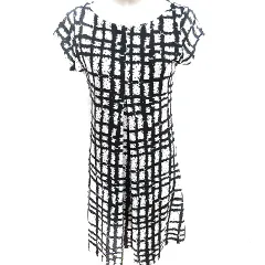 エジェリ EGERIE ワンピース タイト ひざ丈 半袖 総柄 黒 ブラック 白 ホワイト /RT