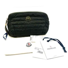 ■未使用タグ付き■稀少近年モデル■MONCLER  モンクレール　BEAUTY CASE ビューティーケース　中綿ダウン風キルティングナイロンポーチ　ロゴプレート　イタリア製　グリーン　ストラップ　内タグ、QRコードあり　ショッピングタグ一式、巾着保存袋付きのサムネイル