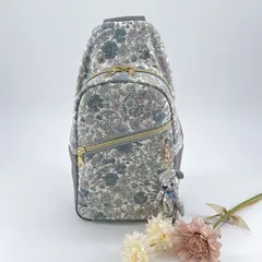 綺麗色♡ベアチャーム付きボディバッグ♡リバティ生地使用