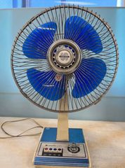昭和レトロ TOSHIBA スタンド扇風機 H-30AL - メルカリ