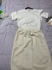 アディダス 半袖 Tシャツ + スカート セットアップ アイボリー