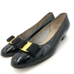 フェラガモ ヴァラ パンプス 黒 ブラック エナメル パテント 24.5cm