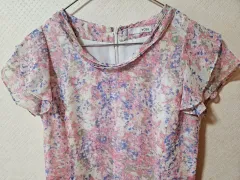 キラキラ可愛らしいピンク色ワンピース^^