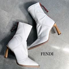 E2046 未使用!! フェンディ エナメル パテントレザー ショートブーツ