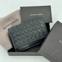 Bottega Veneta イントレチャート ブラック カードケース