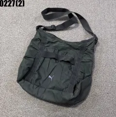 PUMA プーマ ブラック ショルダーバッグ クロスバックのサムネイル