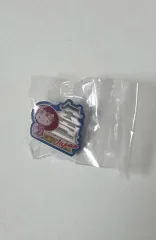 19年 hello kitty バッジ 新品