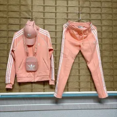 アディダス SST トラック トレーニングウェア セット ピーチコーラル (トップス + ボトムス + 帽子 + ミニバッグ フルセット)