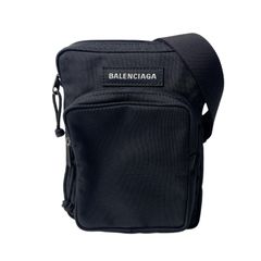 BALENCIAGA CREW ボディバッグ Balenciaga Crew Explorer Messenger Bag - Black | Editorialist