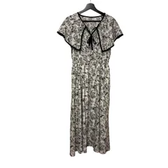    STRAWBERRY-FIELDS ストロベリーフィールズ 花柄ケープカラーワンピース モノトーン ホワイト ブラック【Z1817】