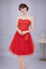 【新品未使用・タグ付き】ベアトップ レース×チュール フレアドレス レッド リボン付き パーティードレス 結婚式 二次会 お呼ばれ フォーマル