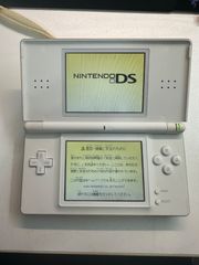 週末限定値下げ】Nintendo DS Lite ホワイト 本体 充電器付き - メルカリ