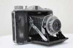 レトロ 西田光学 蛇腹式カメラ WESTER SIX シャッター絞り可動】西田光学WESTER SIX 蛇腹カメラ75mm F3.5 - メルカリ