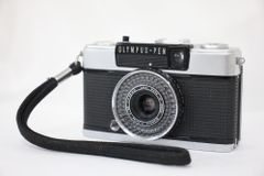 超美品！整備済み完動品！OLYMPUS PEN EE-3 ハーフサイズカメラ - メルカリ