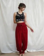 ブラック柄 × レッドパンツ ヨガウェア上下セット