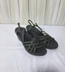 Crocs ストラップ ウェッジ サンダル ブラック W6