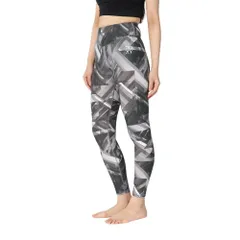 新品 水陸両用 速乾機能付 総柄レギンス