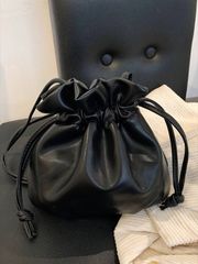 バッグ レディース ショルダーバッグ ファッショナブルなカジュアル 多機能 ドローストリング ホーボー バケット クロスボディ バッグ