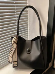 バッグ レディース トートバッグ 新型 単色 高級 多機能 レディース ワンショルダートートバッグ