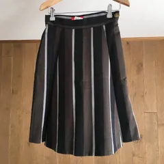 美品 Vivienne Westwoodヴィヴィアンウエストウッド 　スカート３８のサムネイル
