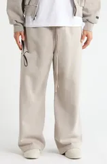 フィアオブゴッド メンズ ボトムス カジュアルパンツ スウェットパンツ Fear of God Essentials Lounge Fit Sweatpantsmoke Grey グレー